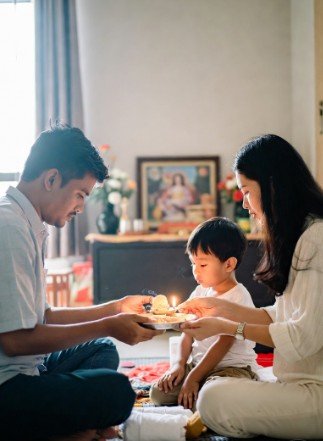 Family doing simple morning puja5